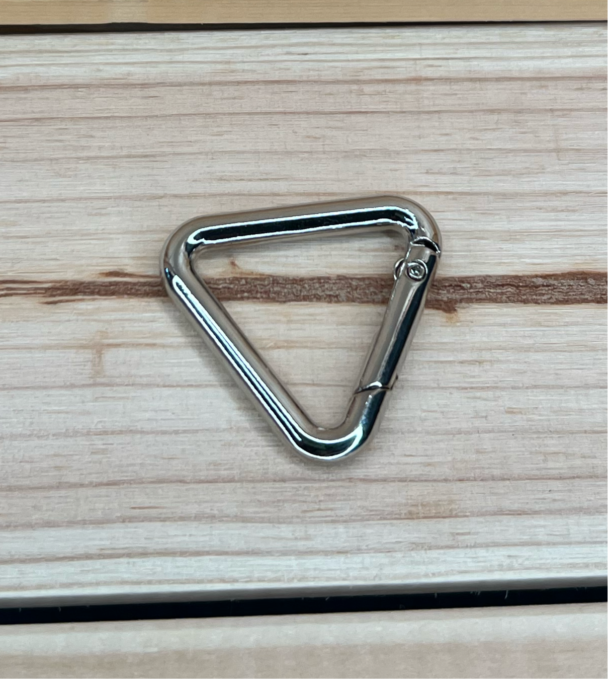 Dreieck mit Öffnung Silber 20mm