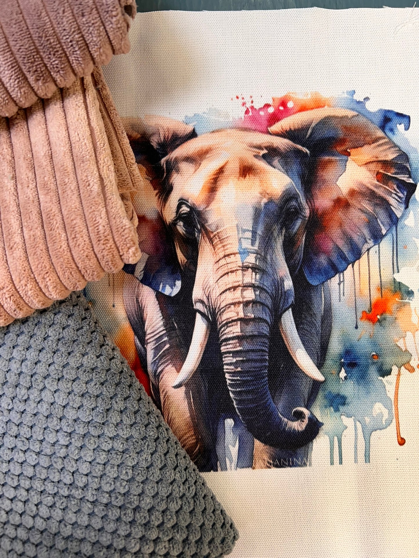 Elefant by Lamanina Canvas