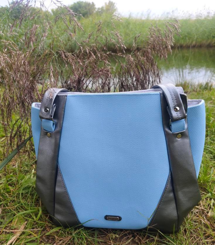 Kunstleder Babyblau geflochten