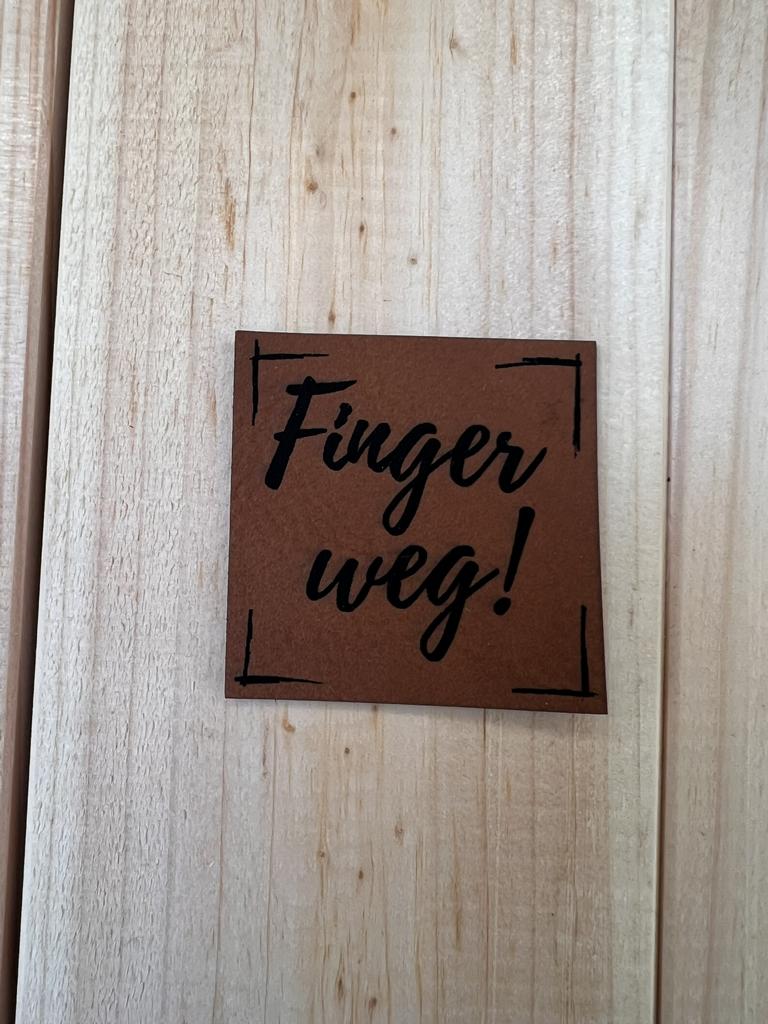 Label Finger Weg